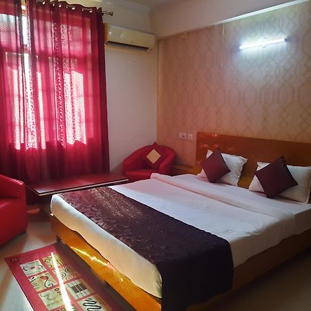 Hotel Krishna International Vrindāvan Exterior foto
