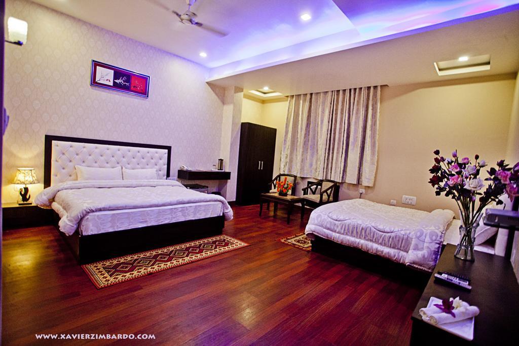 Hotel Krishna International Vrindāvan Quarto foto