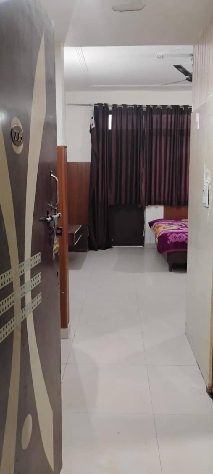 Hotel Krishna International Vrindāvan Exterior foto